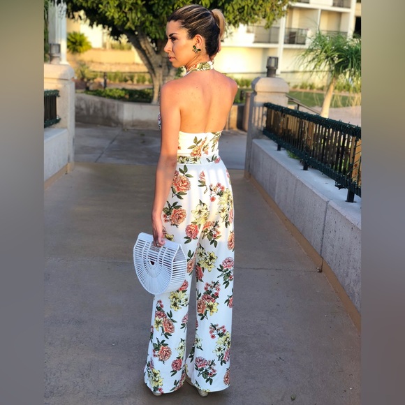 Guess floral jumpsuit in size XS - Picture 3 of 4